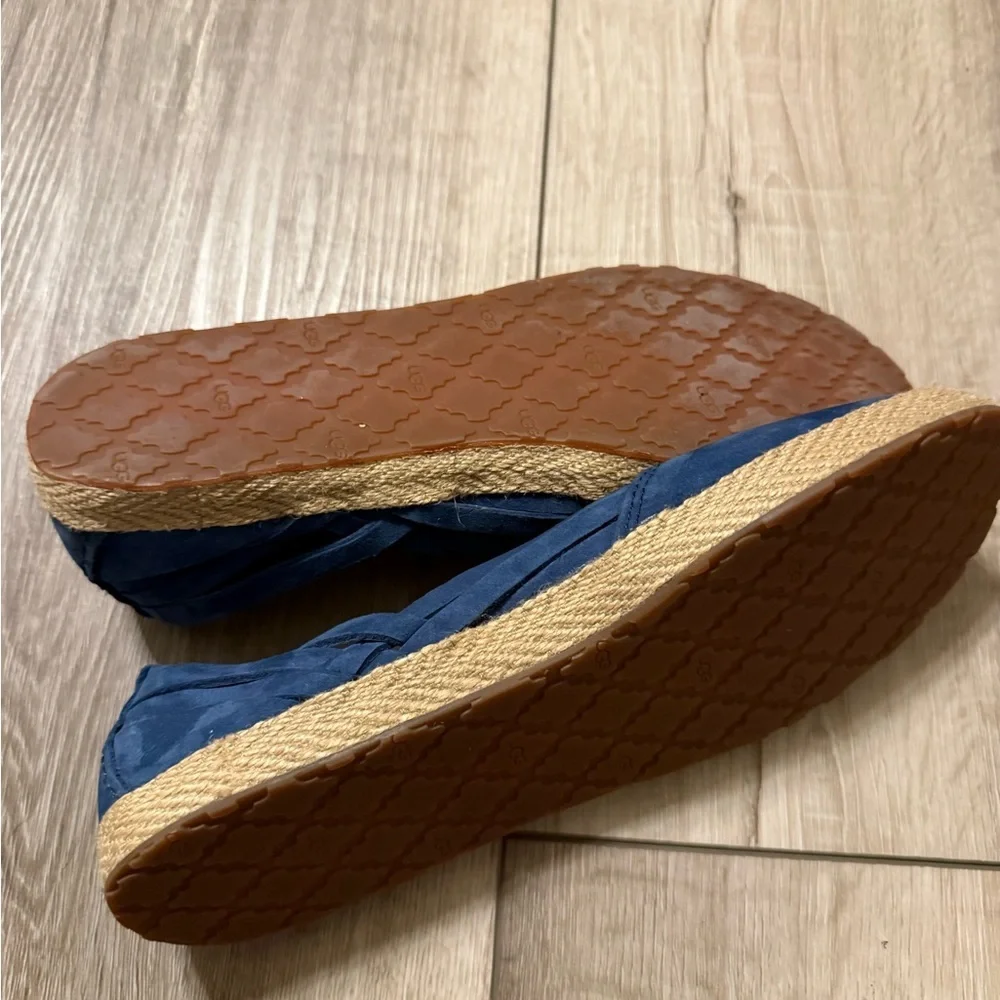 UGG chic navy